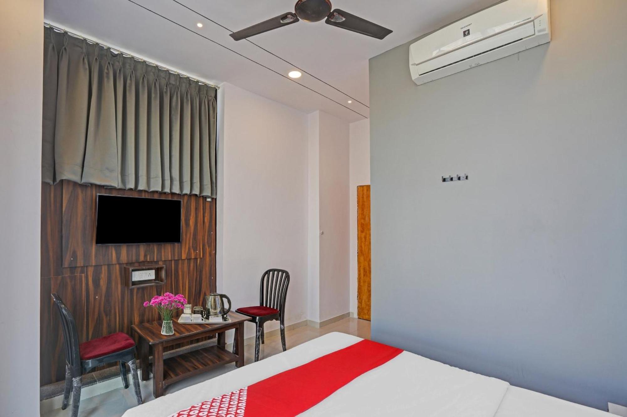 Hotel O Sky View Surat Exterior foto